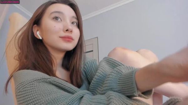 The only place to have a bit of flirting, Vanessa gets on her knees with her soft tits. Streamate Shortcake Videos